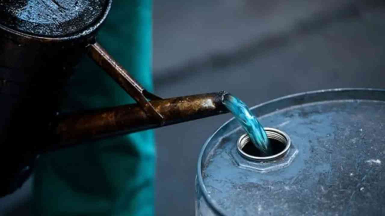 ऊर्जा संकट के बीच सरकार ने दी राहत, अब पेट्रोल पंपों से मिलेगा केरोसिन...