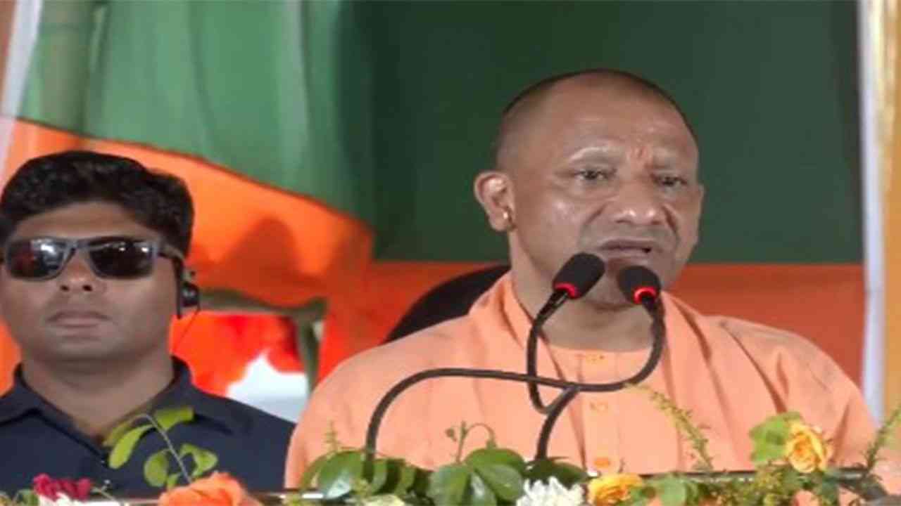 बंगाल में सियासी संग्राम तेज: योगी बोले—"डबल इंजन सरकार ही दिलाएगी विकास और सुरक्षा"