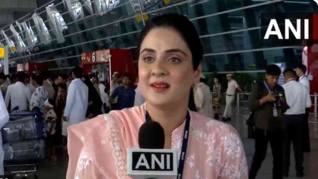 बिना 'मेहरम' के 44 महिलाएं हज के लिए रवाना, कौसर जहां ने दी बधाई, सुरक्षा के पुख्ता इंतजाम...