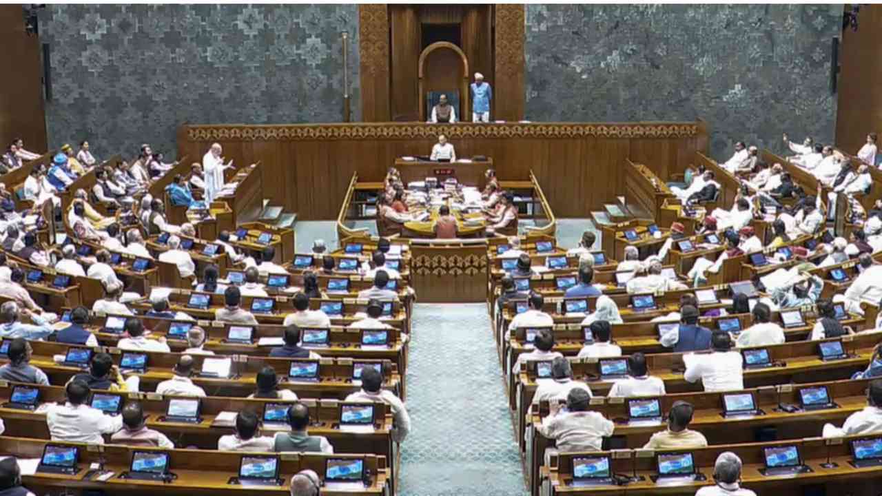 महिला आरक्षण बिल पर सियासी घमासान, जानिए नेताओं की तीखी प्रतिक्रियाएं...