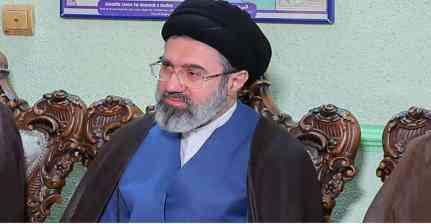 सीक्रेट "ह्यूमन चेन" से संदेश भेज रहे हैं ईरान के सुप्रीम लीडर मोजतबा खामेनेई...