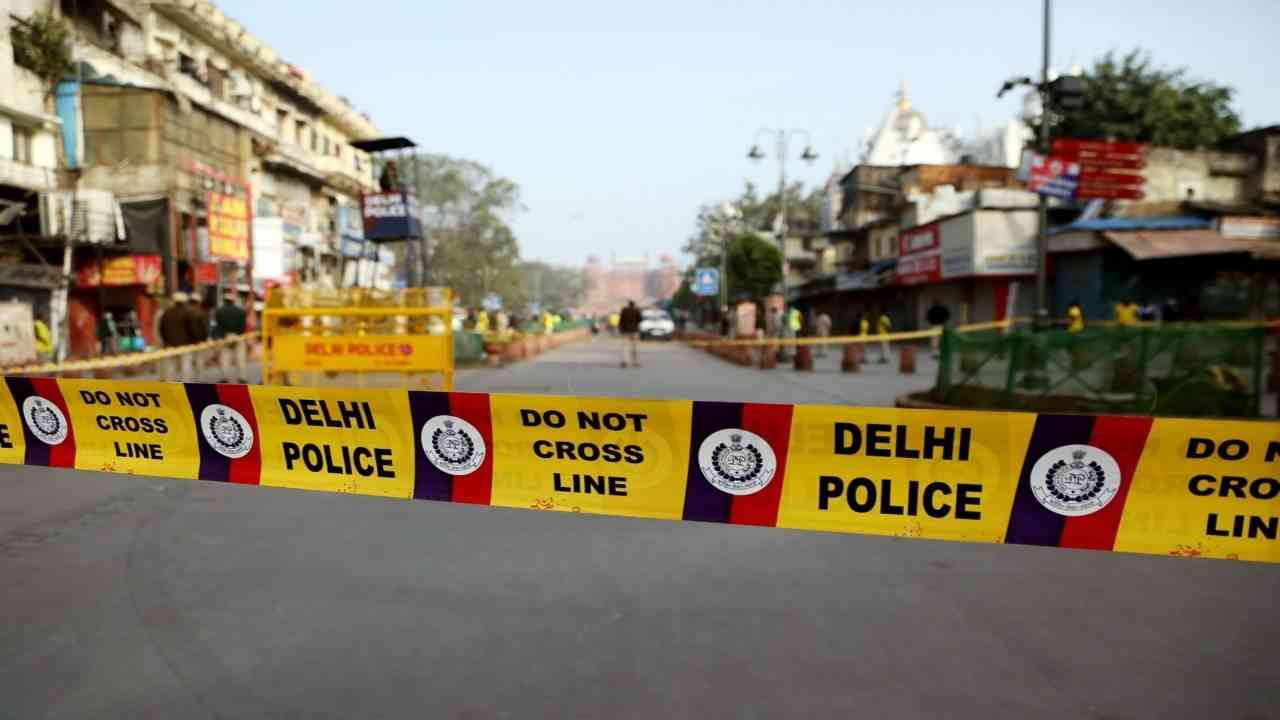 दिल्ली के गोविंदपुरी में मां-बेटे की चाकू मारकर हत्या