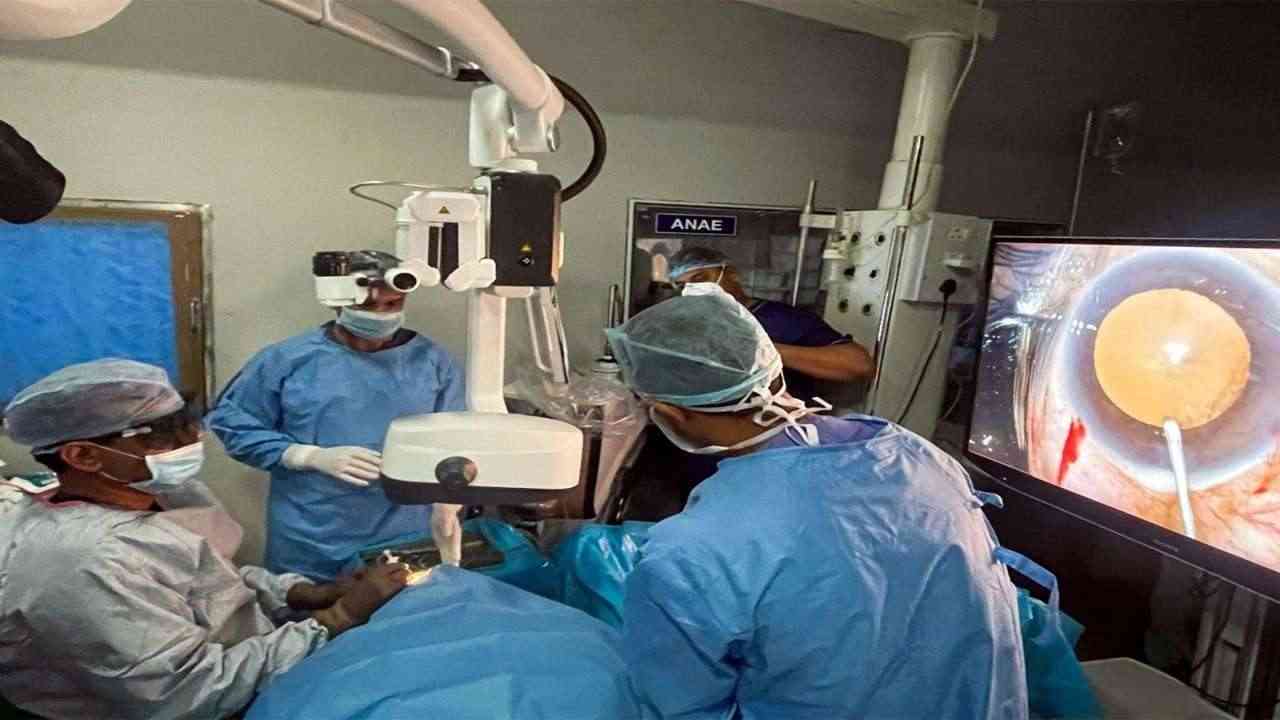 हीटवेव से बढ़ीं आंखों की समस्याएं, डॉक्टरों ने दी सावधानी बरतने की सलाह