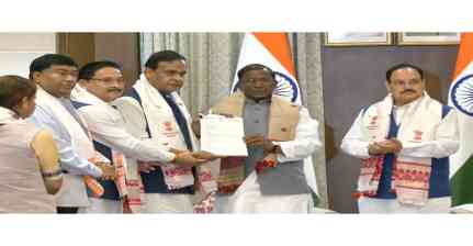 हिमंत बिस्वा सरमा ने राज्यपाल से मिलकर सरकार बनाने का दावा पेश किया