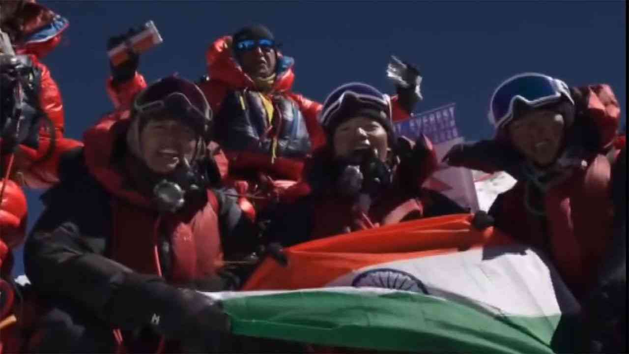 कठुआ की बेटी अंजलि देवी ने रचा इतिहास, 8,848 मीटर पर लहराया तिरंगा, बढ़ाया देश का मान