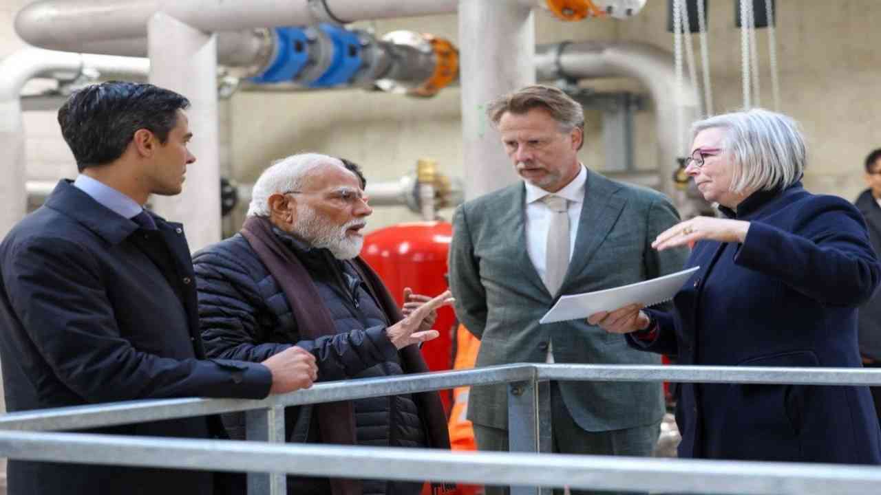 पीएम मोदी ने नीदरलैंड के ऐतिहासिक अफ्सलाउटडाइक बांध का किया दौरा