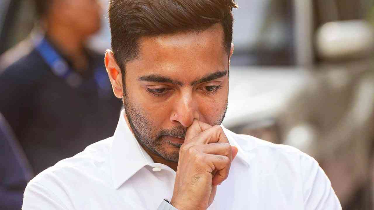 KMC के नोटिस से बढ़ीं अभिषेक बनर्जी की मुश्किलें, 17 संपत्तियों पर जांच तेज