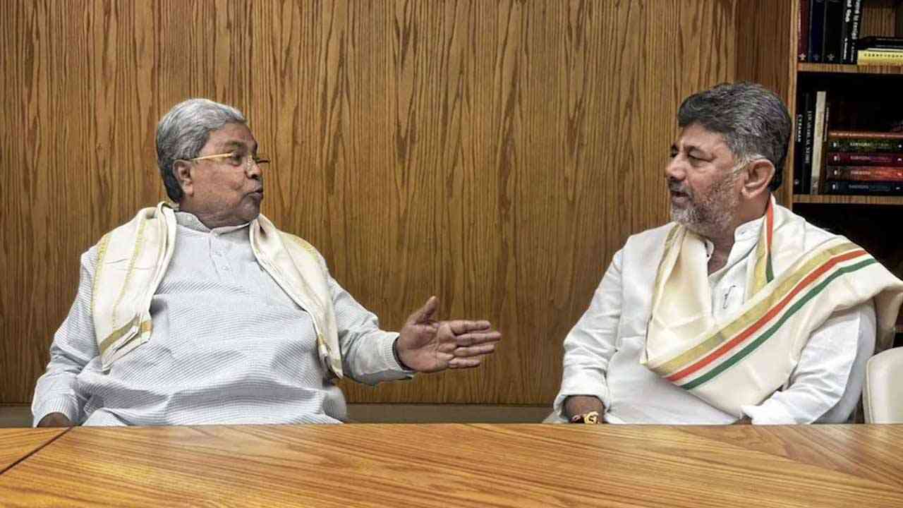 कर्नाटक कांग्रेस में फिर तेज हुई हलचल, परमेश्वर बोले- ‘सुरजेवाला कल दूर करेंगे सारी अटकलें’