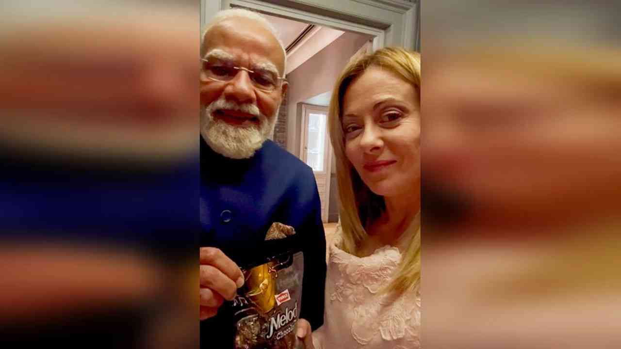 रोम में ‘मेलोडी मोमेंट’ ने जीता दिल, पीएम मोदी ने जॉर्जिया मेलोनी को गिफ्ट की खास टॉफियां
