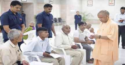 अतिक्रमण कतई बर्दाश्त नहीं, आरोपियों पर तत्काल करें कार्रवाईः मुख्यमंत्री
