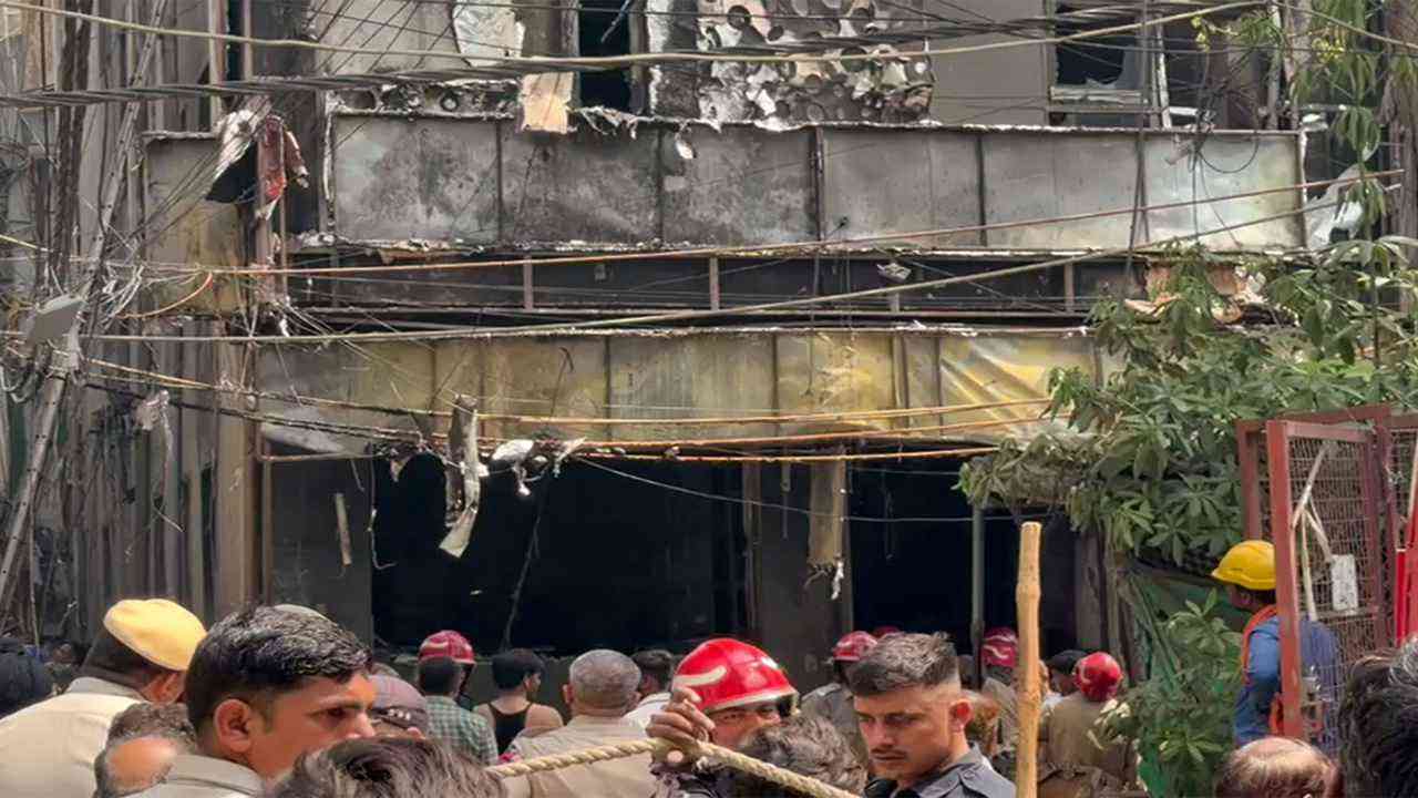 मालवीय नगर अग्निकांड पर अमित शाह और राजनाथ सिंह ने जताया शोक