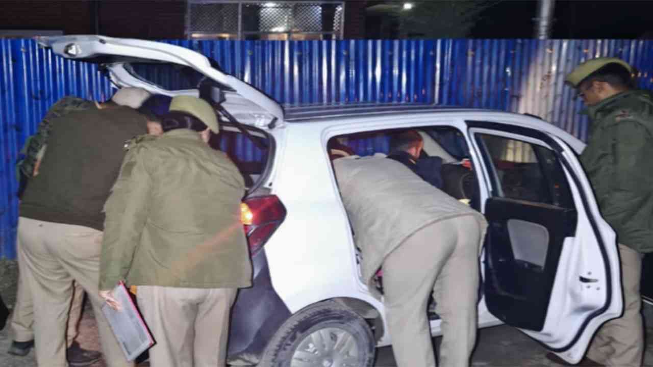जम्मू-कश्मीर: पहलगाम के होटलों में अनंतनाग पुलिस की नार्को रेड, नशा तस्करी के खिलाफ बड़ी कार्रवाई