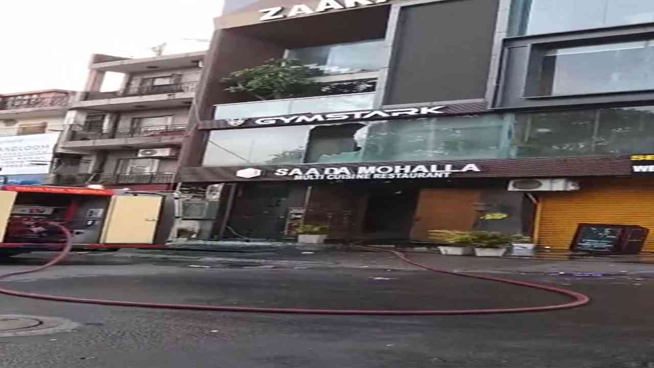 दिल्ली: रेस्टोरेंट में लगी आग, कोई हताहत नहीं; सभी लोगों को सुरक्षित निकाला गया