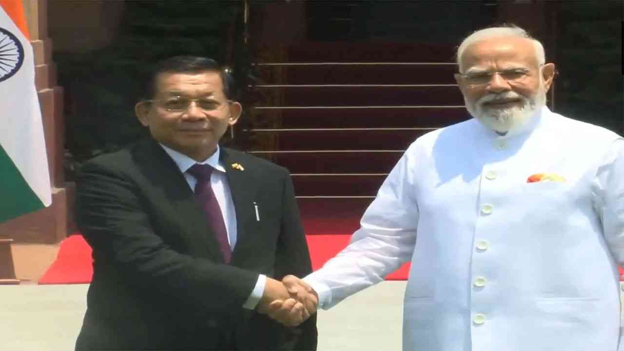 प्रधानमंत्री नरेंद्र मोदी ने म्यांमार के राष्ट्रपति यू मिन आंग ह्लाइंग से की मुलाकात