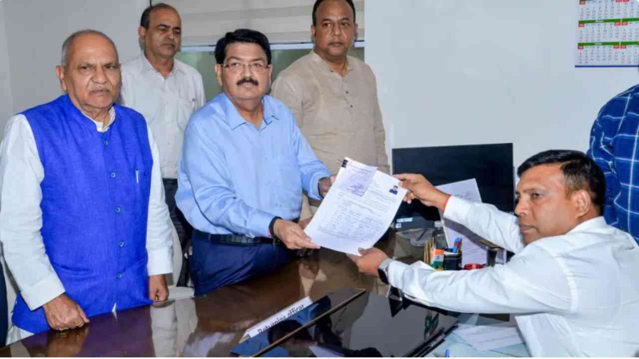 झारखंड में राज्यसभा सीटों पर सियासी गणित, क्या परिमल नथवानी कर पाएंगे बड़ा उलटफेर ?