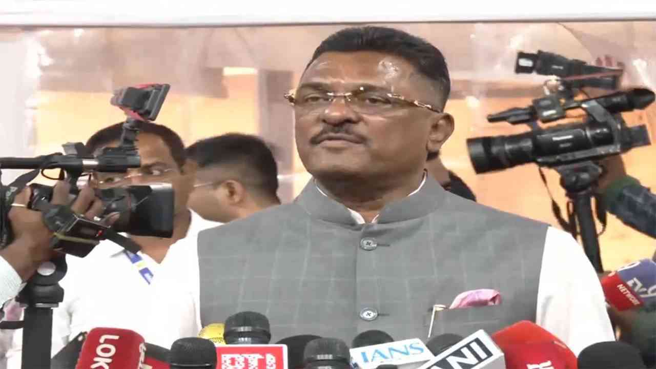 ‘ऑपरेशन टाइगर’ जारी, छह सांसद आज थामेंगे शिवसेना का दामन: प्रताप सरनाईक