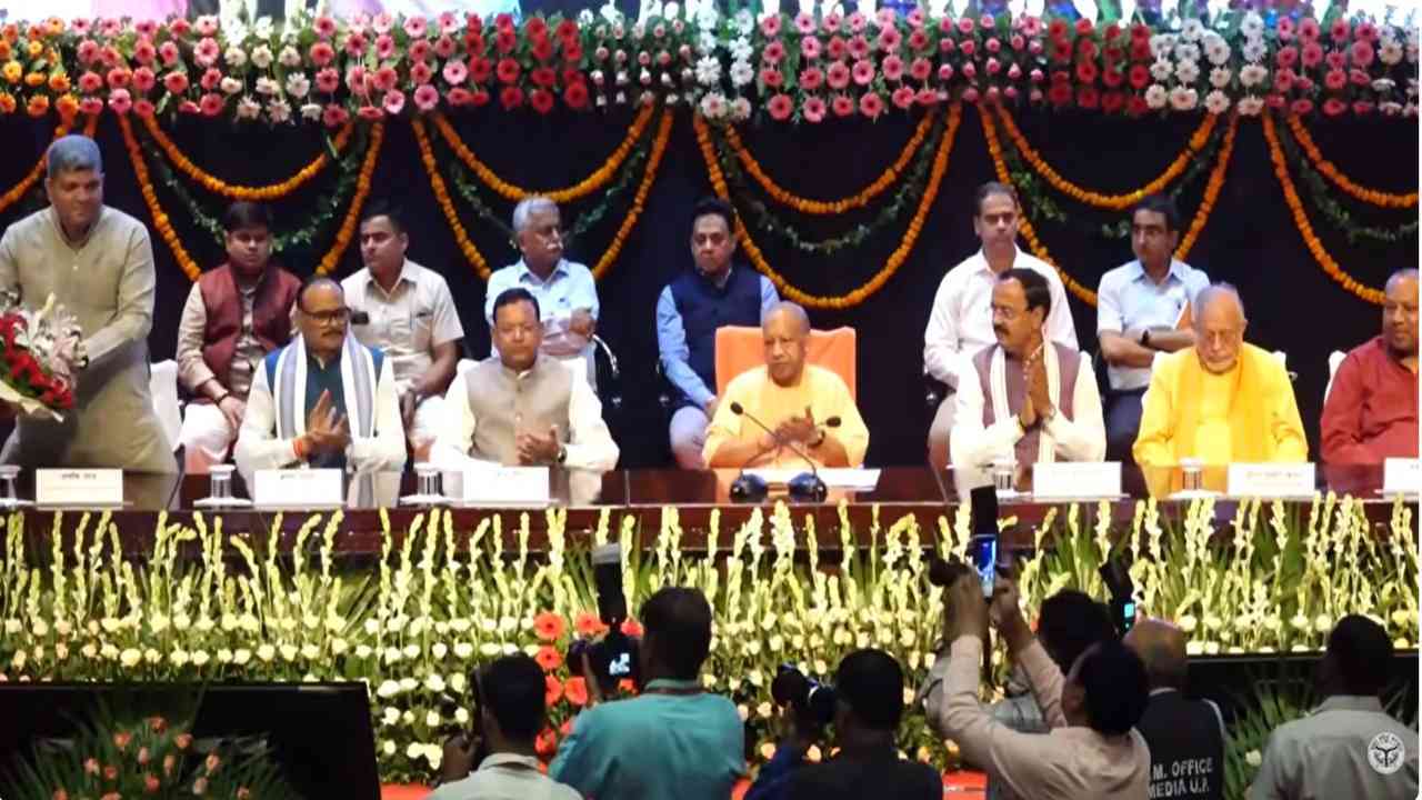 प्रधानमंत्री नरेंद्र मोदी के 12 वर्ष पूर्ण होने पर मुख्यमंत्री योगी आदित्यनाथ ने किया मीडिया संवाद