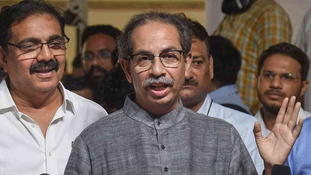 शिवसेना (UBT) में बड़ी बगावत, 6 सांसदों ने लोकसभा स्पीकर को लिखा पत्र; अलग गुट की मांग