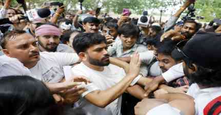 संसद मार्च के बीच CJP का बड़ा आरोप, अभिजीत दीपके को पुलिस ने हिरासत में लिया...