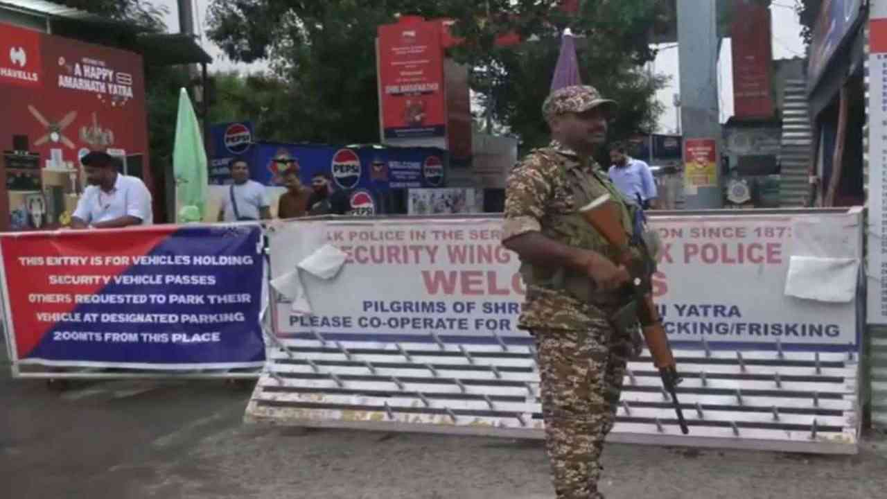 J-K: Amarnath Yatra temporarily suspended on Pahalgam, Baltal routes amid weather alert