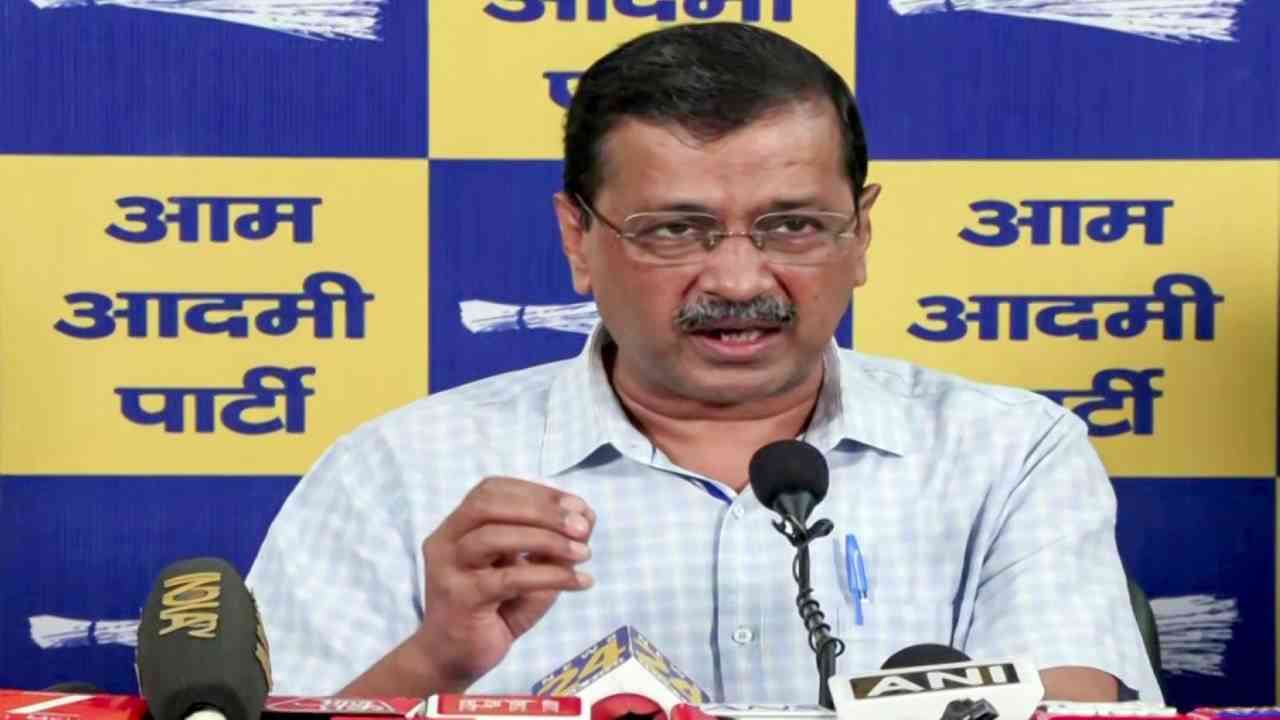 E20 ईंधन विवाद: अमित मालवीय के दावों पर केजरीवाल का पलटवार