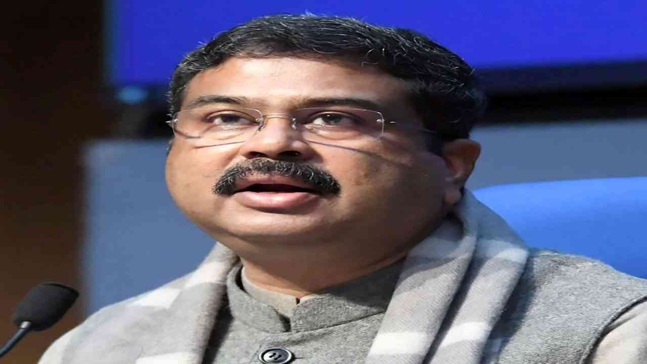 Breaking: केंद्रीय शिक्षा मंत्री धर्मेंद्र प्रधान ने दिया पद से इस्तीफा...