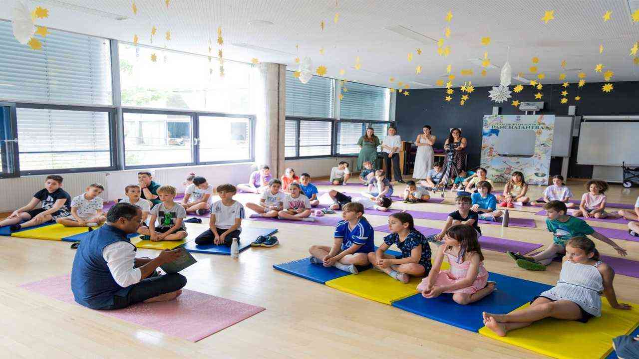 भारतीय दूतावास की 'गुरुकुल डिप्लोमेसी', जर्मन भाषा में पंचतंत्र से जुड़ रहे ऑस्ट्रियाई बच्चे
