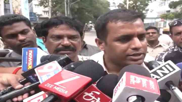 हैदराबाद: धार्मिक पाठ का होमवर्क देने पर शिक्षिका बर्खास्त, स्कूल ने लिया बड़ा एक्शन