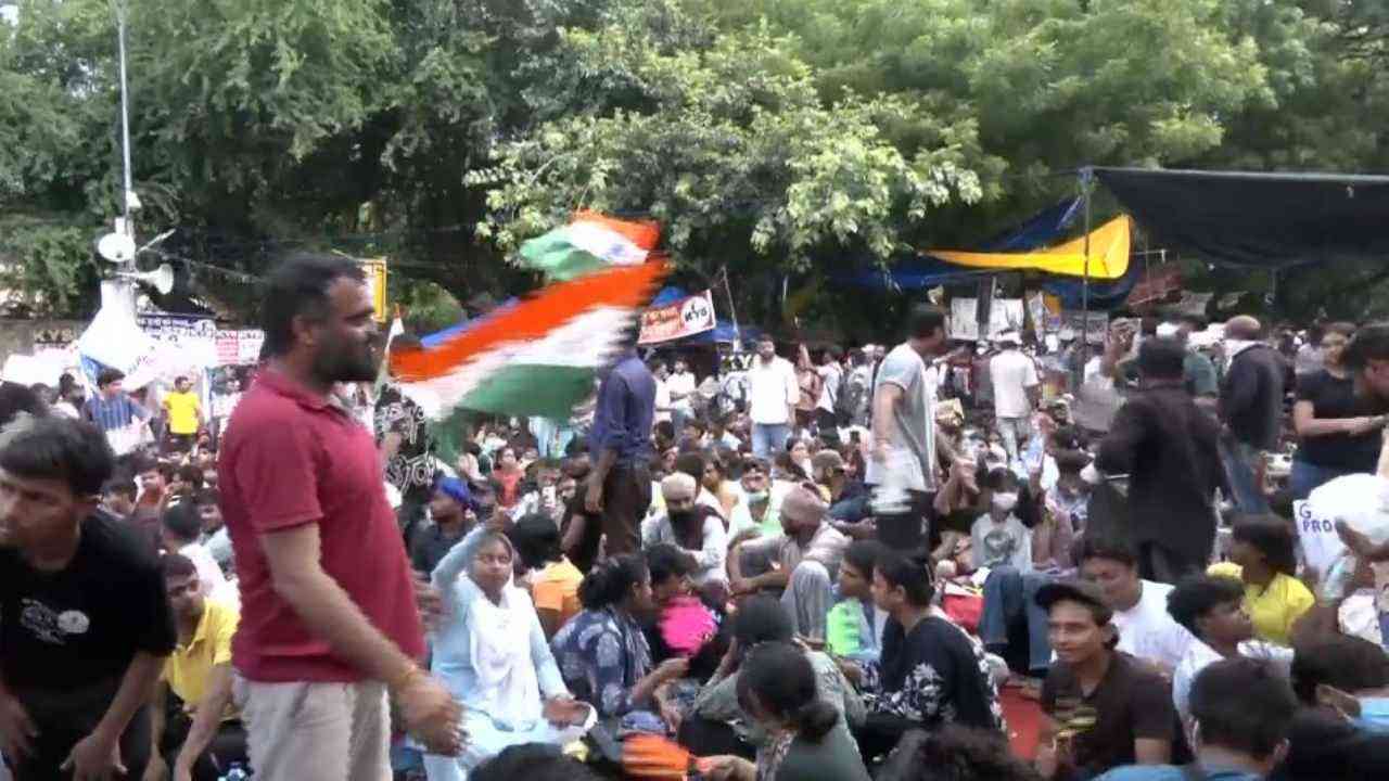 JNU Issues Advisory Asking Students, Staff to Avoid Gatherings at Jantar Mantar