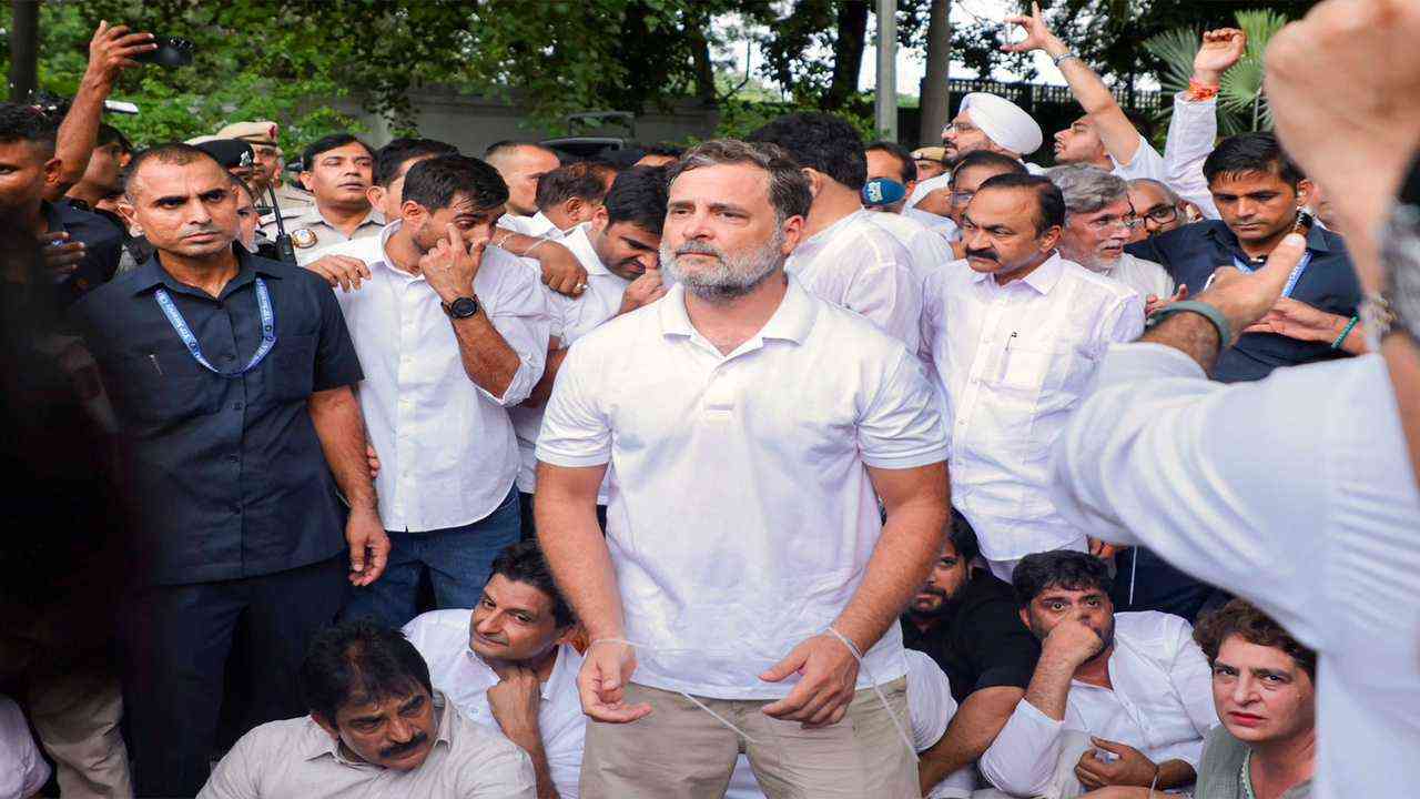 Rahul Gandhi Urges People to Join Congress Protest Outside PM Modi's Residence