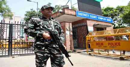 Shraddha Walkar Murder Case: Saket Court Allows Aaftab Poonawala to Sit Next to Lawyer During Trial