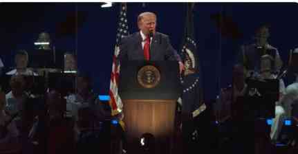 'Salute to America' में ट्रंप ने सैनिकों और नायकों को दी भावभीनी श्रद्धांजलि...