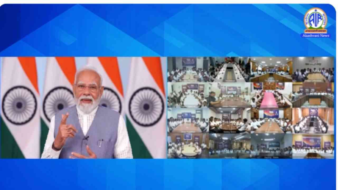 विकसित गांव ही विकसित भारत की नींव, युवाओं को जमीनी हकीकत से जुड़ना चाहिए: PM मोदी