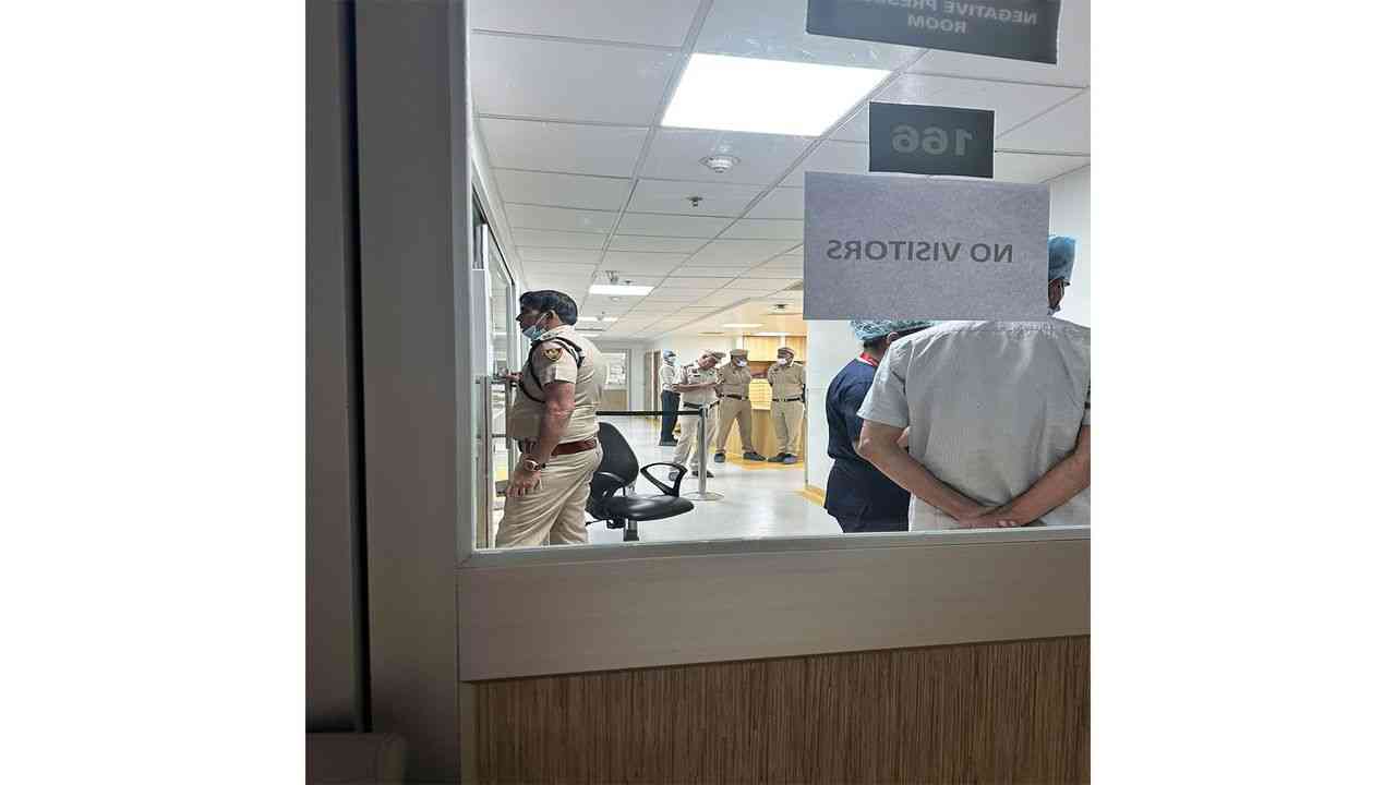 आईसीयू के बाहर पुलिस पहरा क्यों? सोनम वांगचुक की पत्नी ने उठाए गंभीर सवाल...