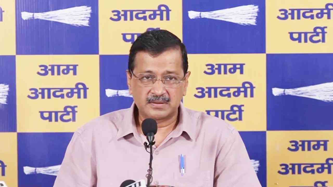E20 पेट्रोल पर बढ़ा विवाद: केजरीवाल ने ऑटो कंपनियों से पूछा- नुकसान हुआ तो कौन देगा मुआवजा?