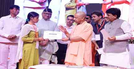 मुख्यमंत्री ने विश्व युवा कौशल दिवस-2026 के अवसर पर 11 युवाओं को किया सम्मानित