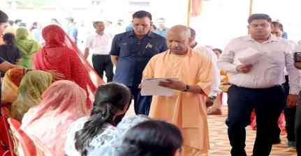 मुख्यमंत्री योगी आदित्यनाथ: जनहित सर्वोपरि, जनसेवा सर्वोच्च प्राथमिकता