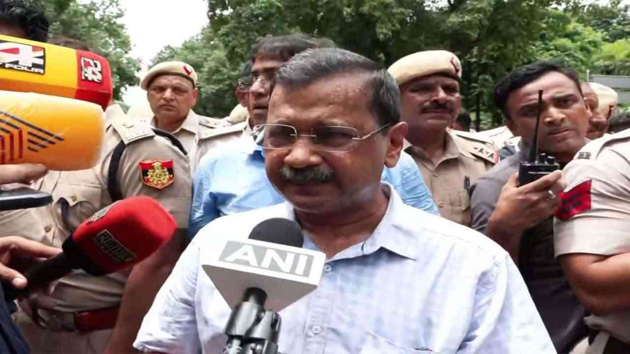 E20 पेट्रोल के खिलाफ केजरीवाल का प्रदर्शन, PM मोदी से बोले- अमेरिका से एथनॉल खरीदना बंद करें
