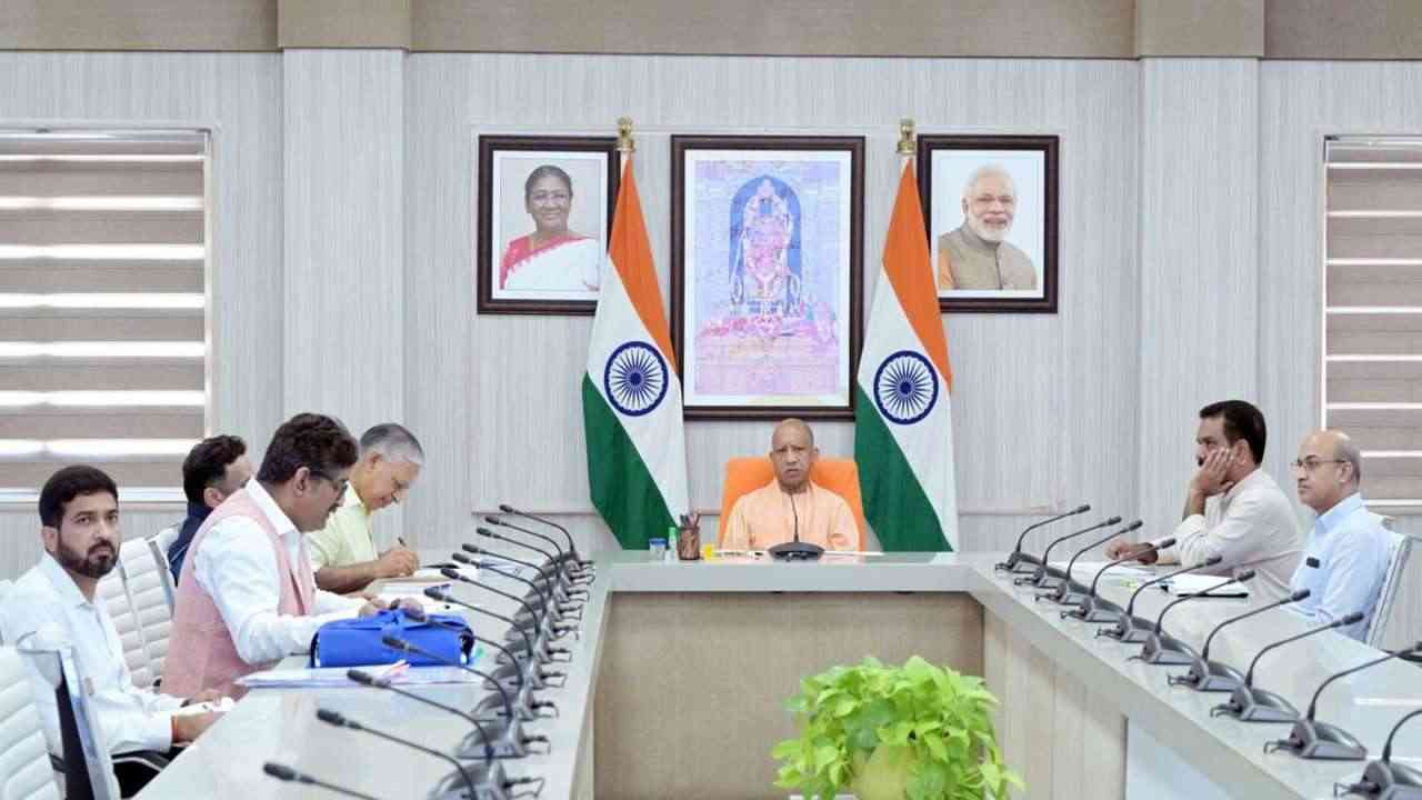 सीएम योगी का बड़ा निर्देश: पात्र बुजुर्गों को जल्द मिले पेंशन, छात्रों को समय पर मिले छात्रवृत्ति...