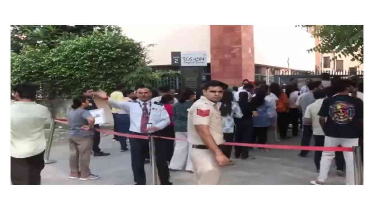 NEET PG 2026 परीक्षा शुरू, देशभर में 2.73 लाख से अधिक उम्मीदवार दे रहे मेडिकल प्रवेश परीक्षा