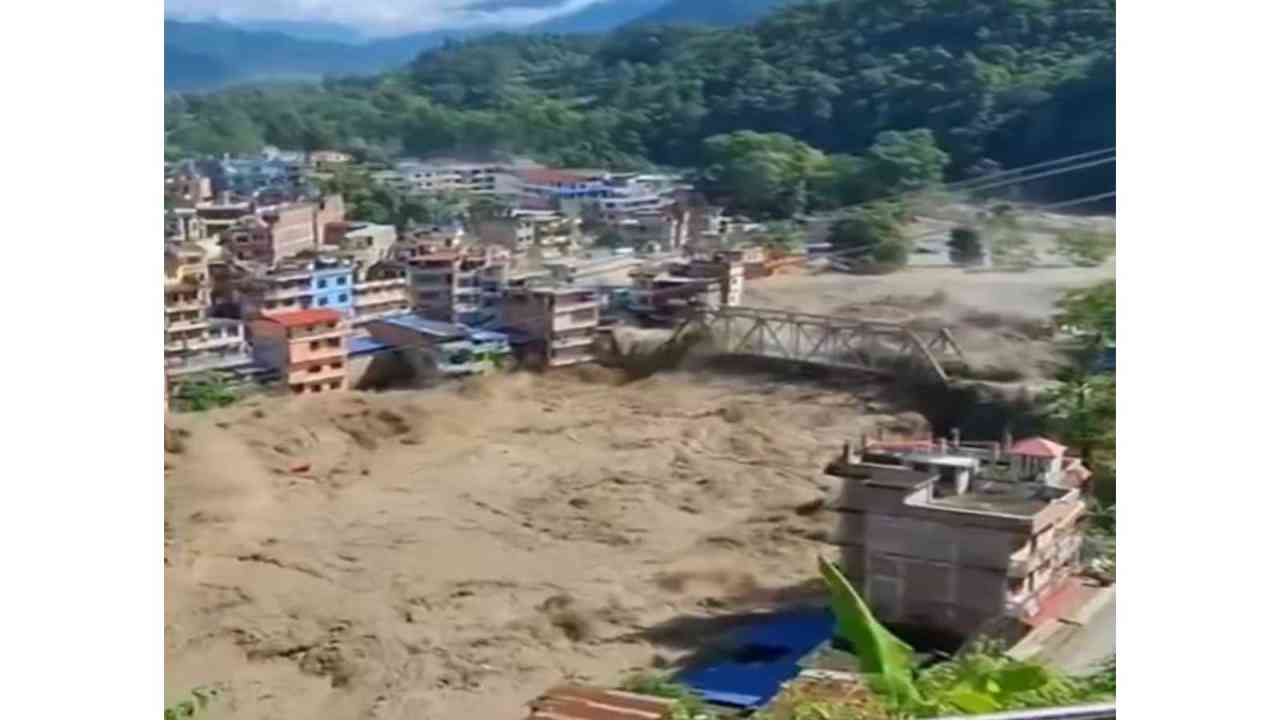 नेपाल में भीषण फ्लैश फ्लड से 175 की मौत, 28 देशों के 476 विदेशी लापता; राहत-बचाव अभियान तेज