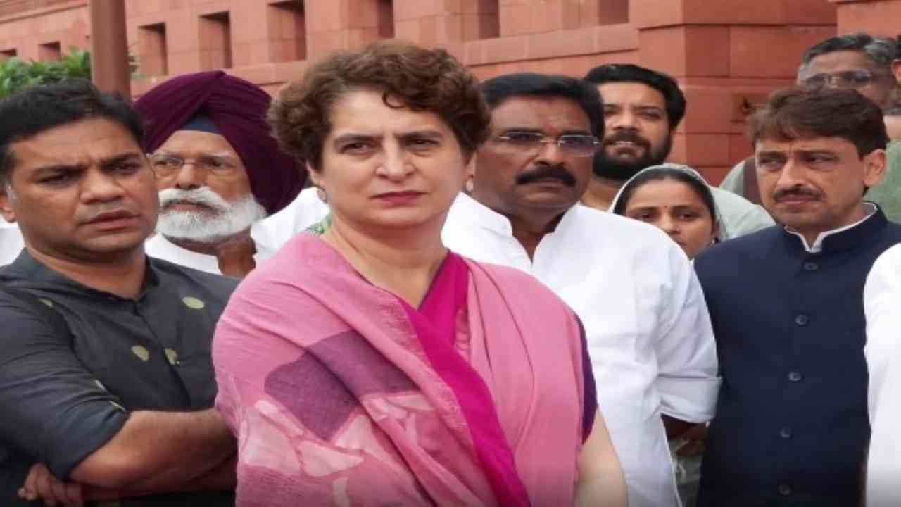 "Extremely shameful, reprehensible": Priyanka Gandhi condemns Kulgam terror attack