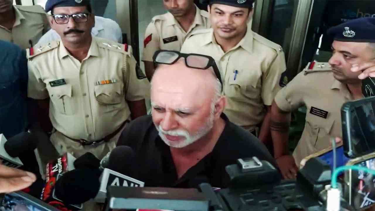 तरुण तेजपाल को सुप्रीम कोर्ट का झटका, दो हफ्ते में सरेंडर करने का आदेश