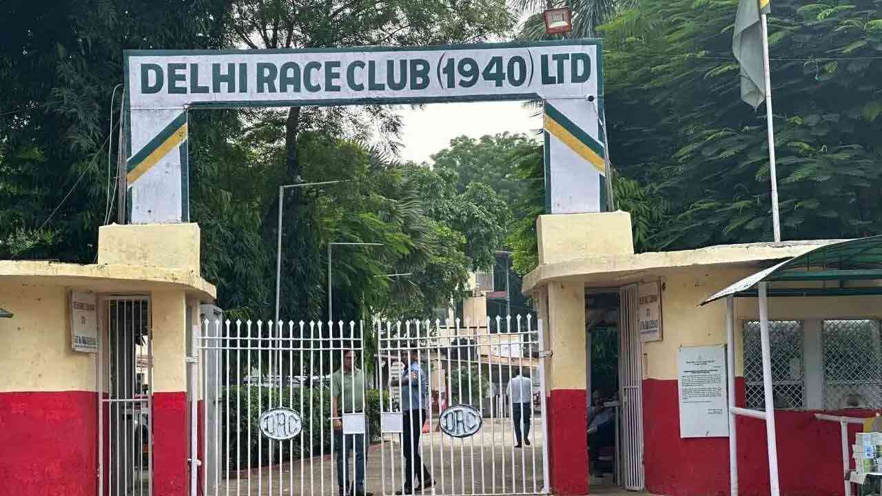 86 साल पुराने Delhi Race Club पर संकट, Eviction Order पर हाईकोर्ट से नहीं मिली राहत