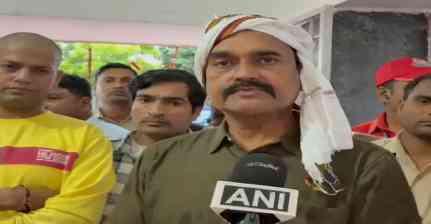 गंडक नदी में बढ़ा बाढ़ का खतरा, 4.5 लाख क्यूसेक तक पहुंच सकता है पानी; निचले इलाकों से लोगों को निकाला गया