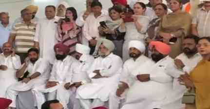 जालंधर में कांग्रेस को बड़ा झटका, 100 से ज्यादा समर्थक AAP में शामिल; मंत्री महिंदर भगत ने किया स्वागत