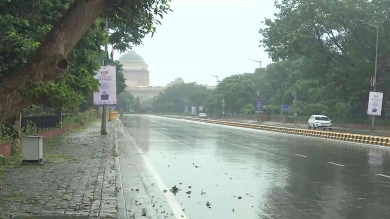 Delhi-NCR Weather: बारिश ने दिलाई उमस से राहत, कई इलाकों में जलभराव; गुरुग्राम भी प्रभावित