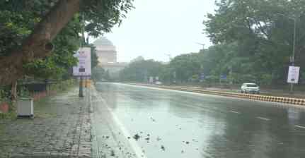 Delhi-NCR Weather: बारिश ने दिलाई उमस से राहत, कई इलाकों में जलभराव; गुरुग्राम भी प्रभावित