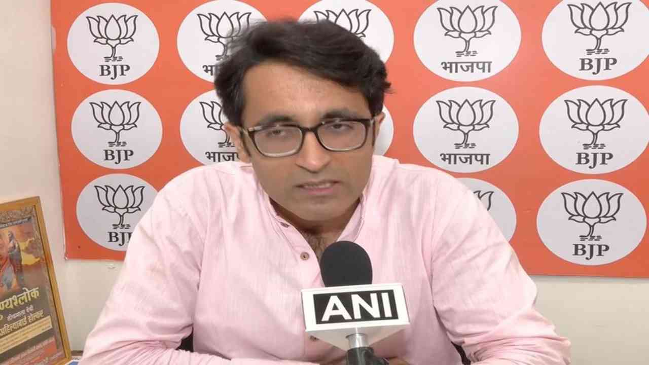UPI के नए नियमों पर BJP का कांग्रेस पर पलटवार, कहा- ग्राहकों से नहीं लिया जाएगा कोई अतिरिक्त शुल्क
