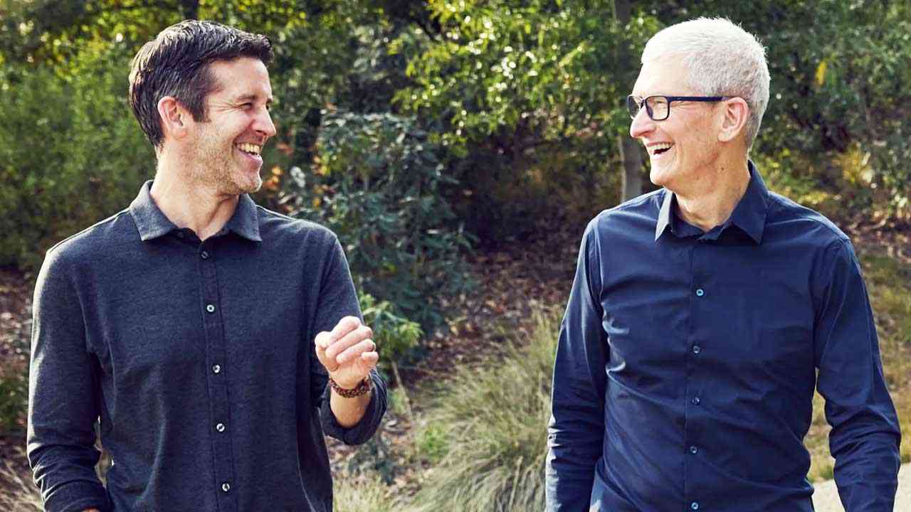 Apple में आज से नया युग! Tim Cook की जगह John Ternus बने CEO, जानें कितनी थी Cook की Salary